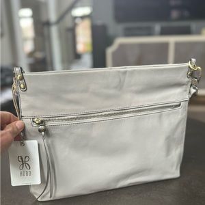 HOBO Approach medium size Crossbody bag in light gray/oyster. NWT